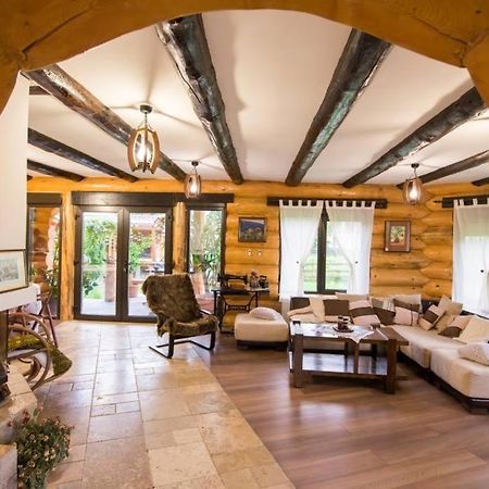 The Lodge Moieciu de Jos Exterior photo