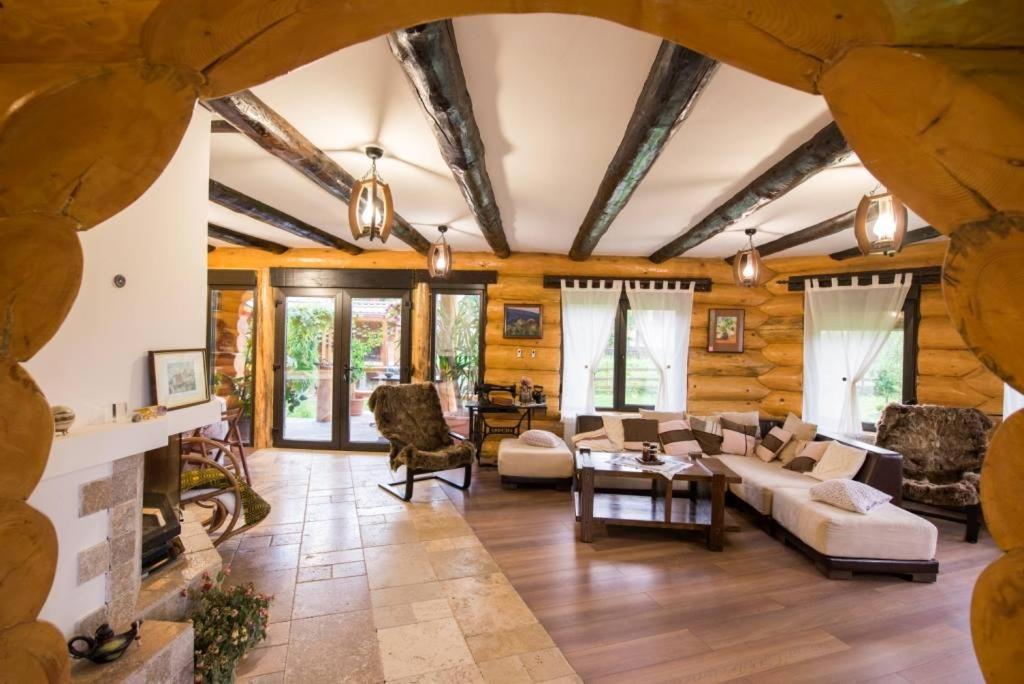 The Lodge Moieciu de Jos Exterior photo
