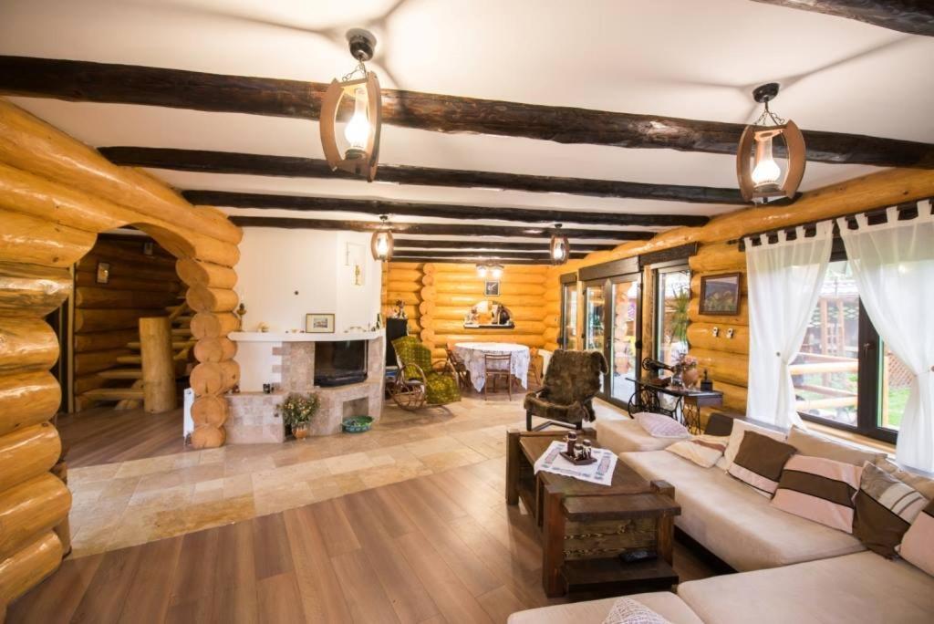 The Lodge Moieciu de Jos Exterior photo